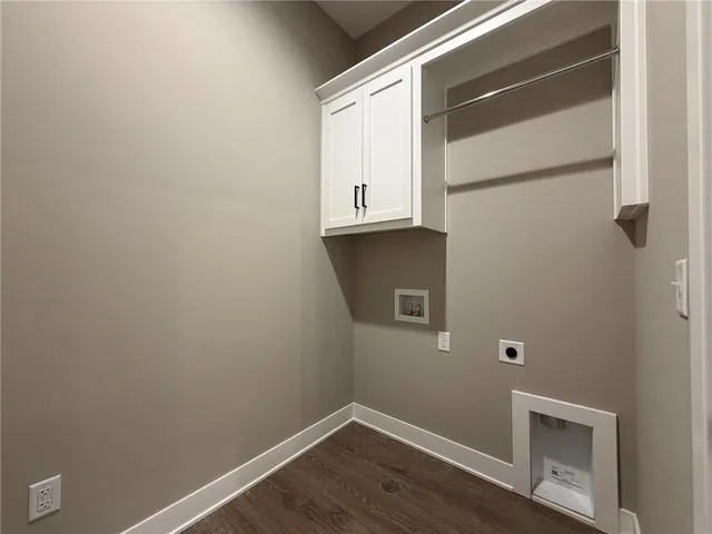 $575,000 | 1136 Southwest Whitby Drive, Lee's Summit, MO 64083