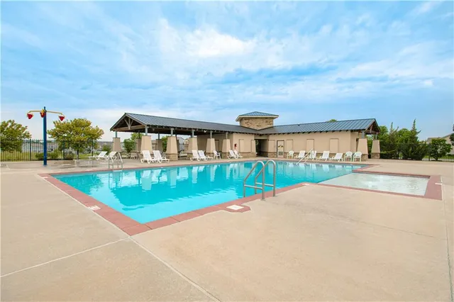 $575,000 | 1136 Southwest Whitby Drive, Lee's Summit, MO 64083