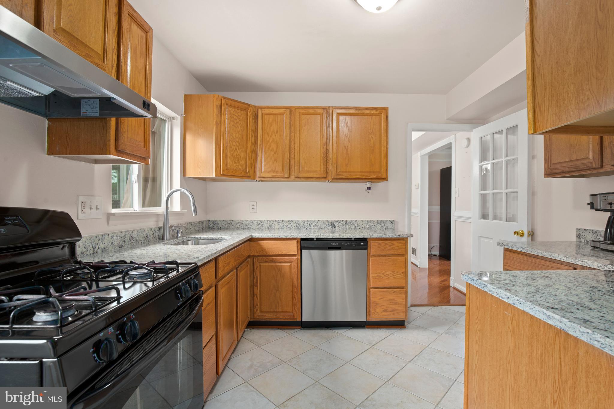 4109 Lees Corner Road Chantilly, VA 20151 - Photo 17 of 48 Kitchen