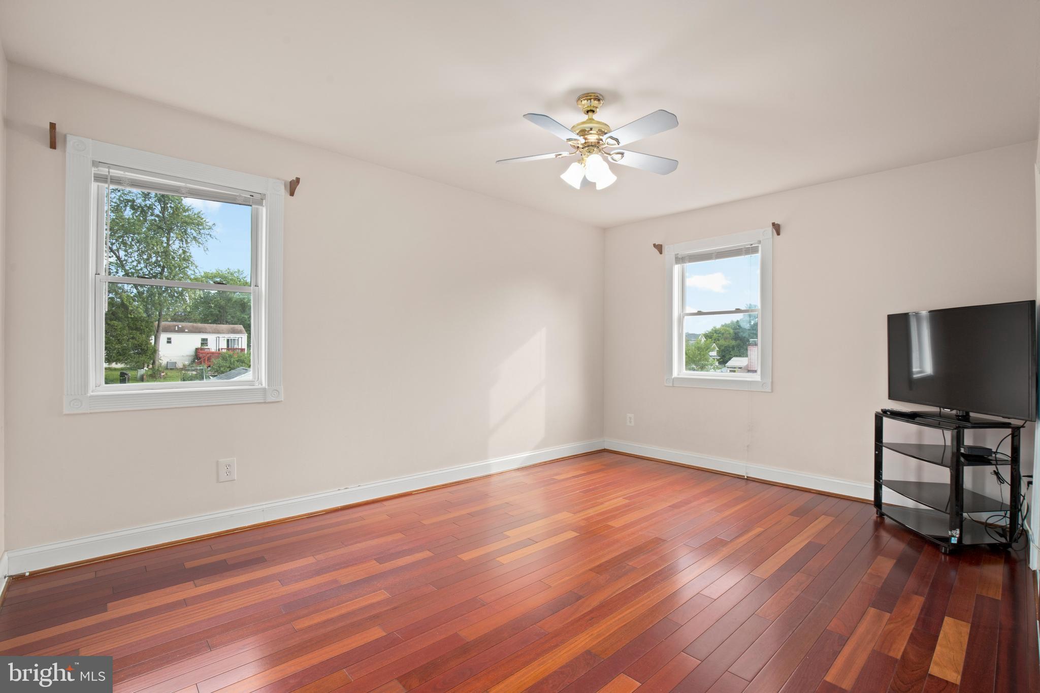 4109 Lees Corner Road Chantilly, VA 20151 - Photo 27 of 48 Master Bedroom