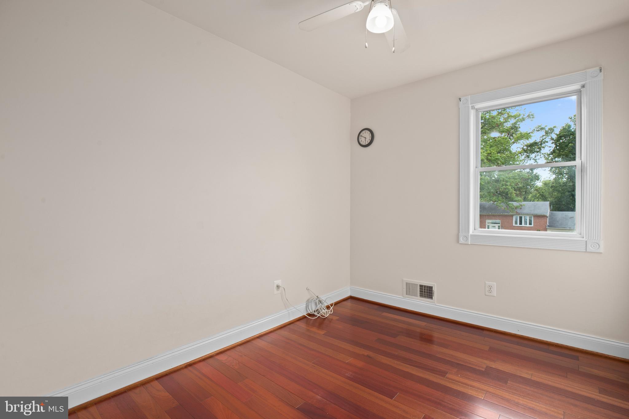 4109 Lees Corner Road Chantilly, VA 20151 - Photo 33 of 48 Bedroom 2