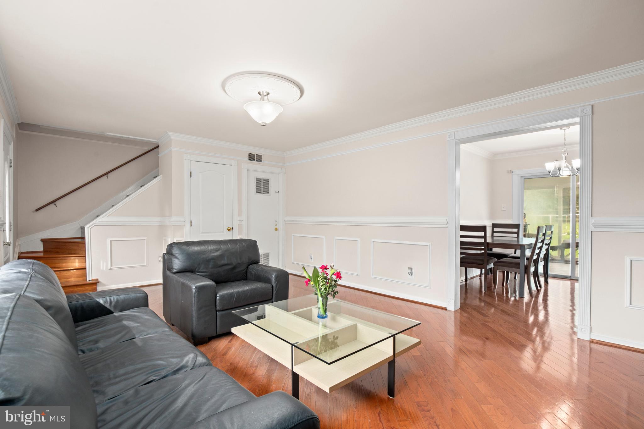 4109 Lees Corner Road Chantilly, VA 20151 - Photo 7 of 48 Living room