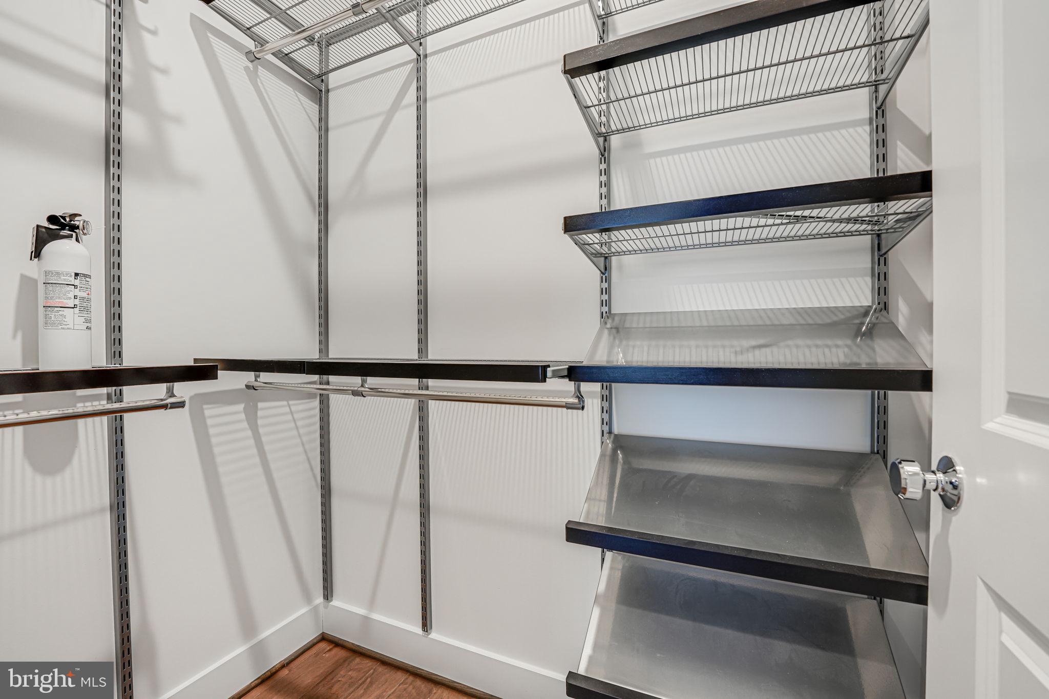 2865 Lowen Valley Road Alexandria, VA 22303 - Photo 16 of 34