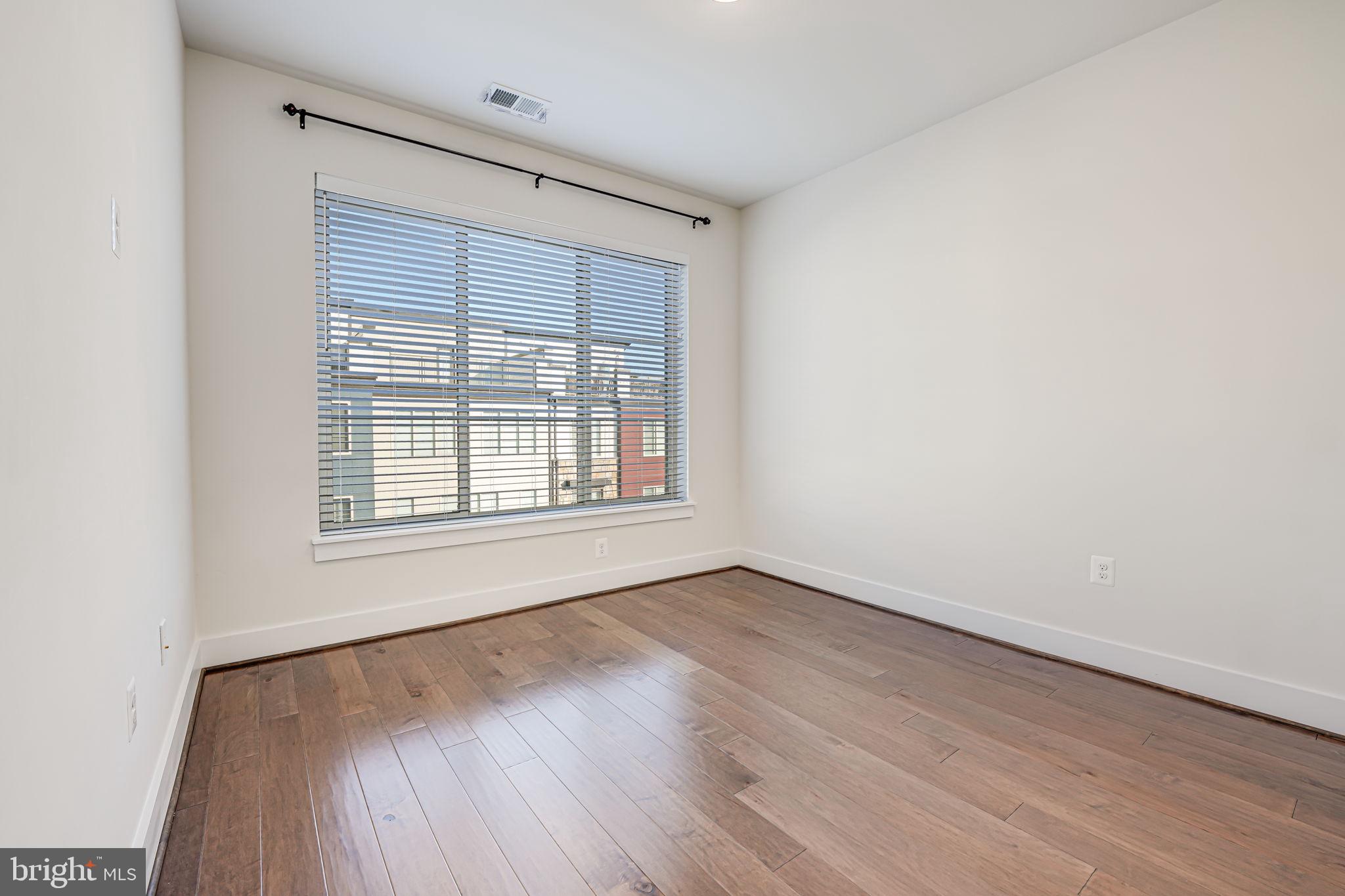 2865 Lowen Valley Road Alexandria, VA 22303 - Photo 19 of 34 Bedroom 1