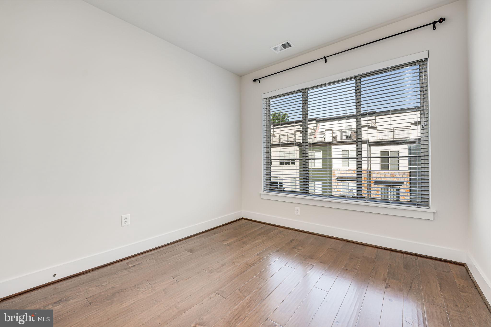 2865 Lowen Valley Road Alexandria, VA 22303 - Photo 21 of 34 Bedroom 2