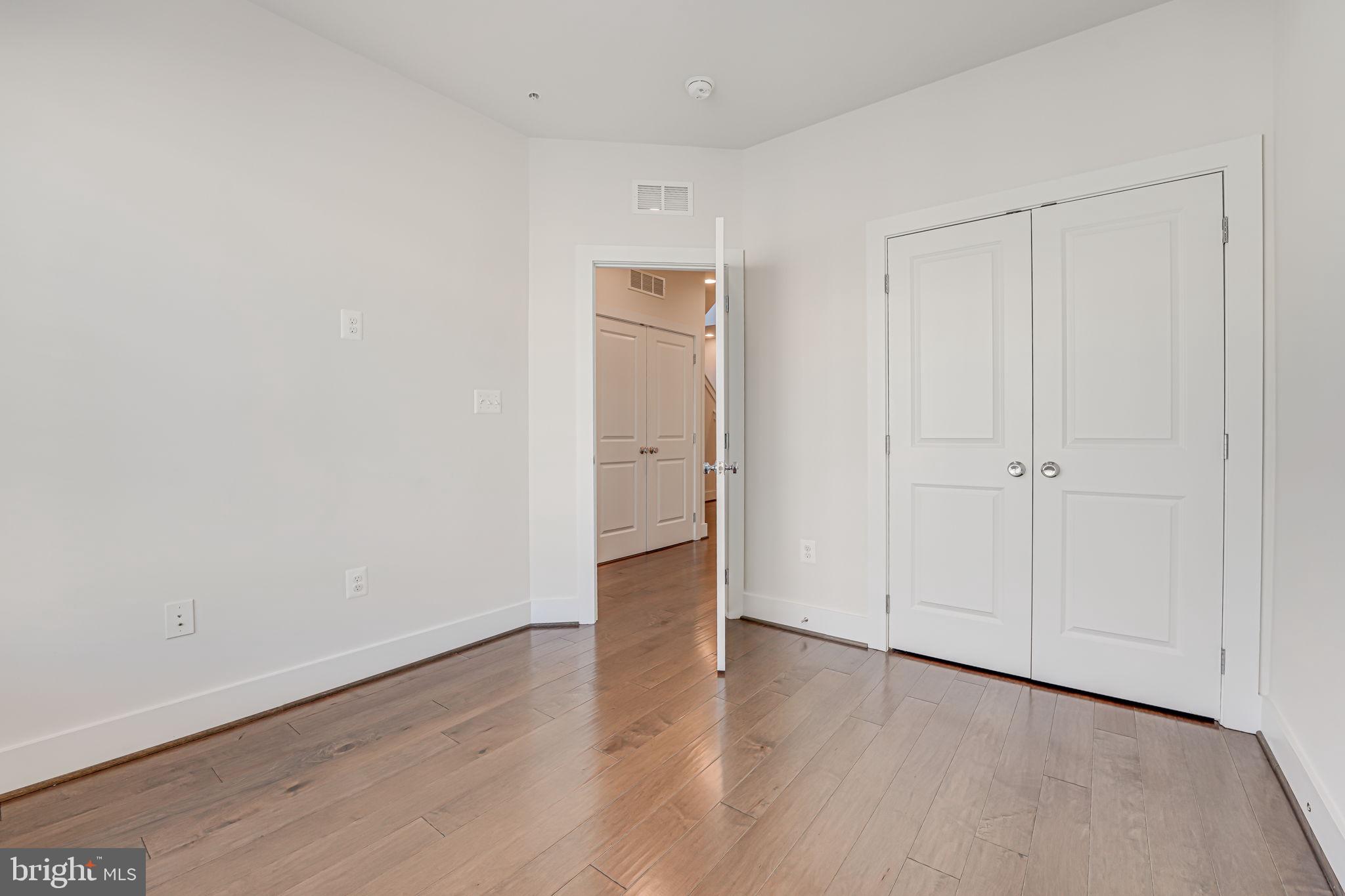 2865 Lowen Valley Road Alexandria, VA 22303 - Photo 22 of 34