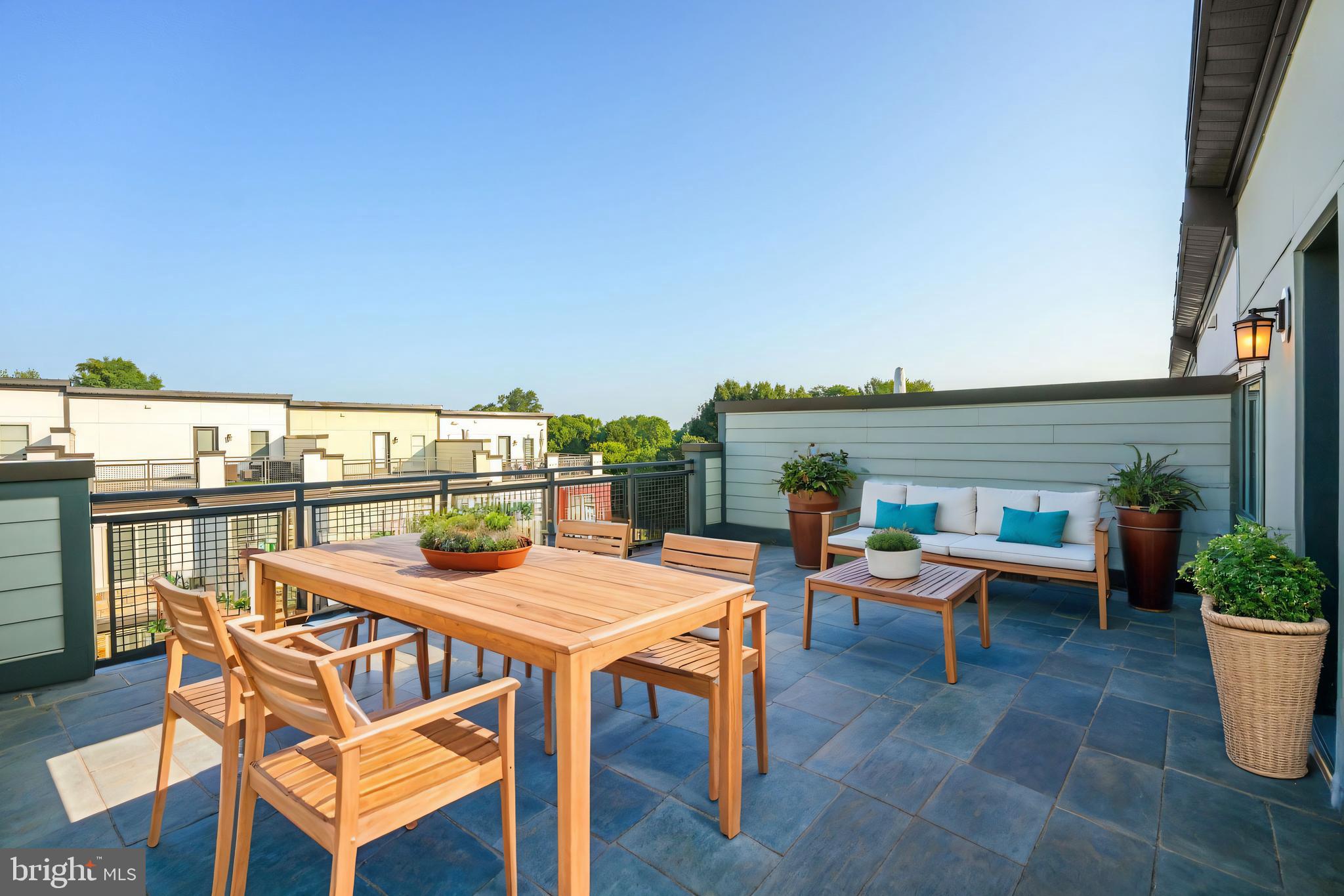 2865 Lowen Valley Road Alexandria, VA 22303 - Photo 27 of 34 Outdoor deck