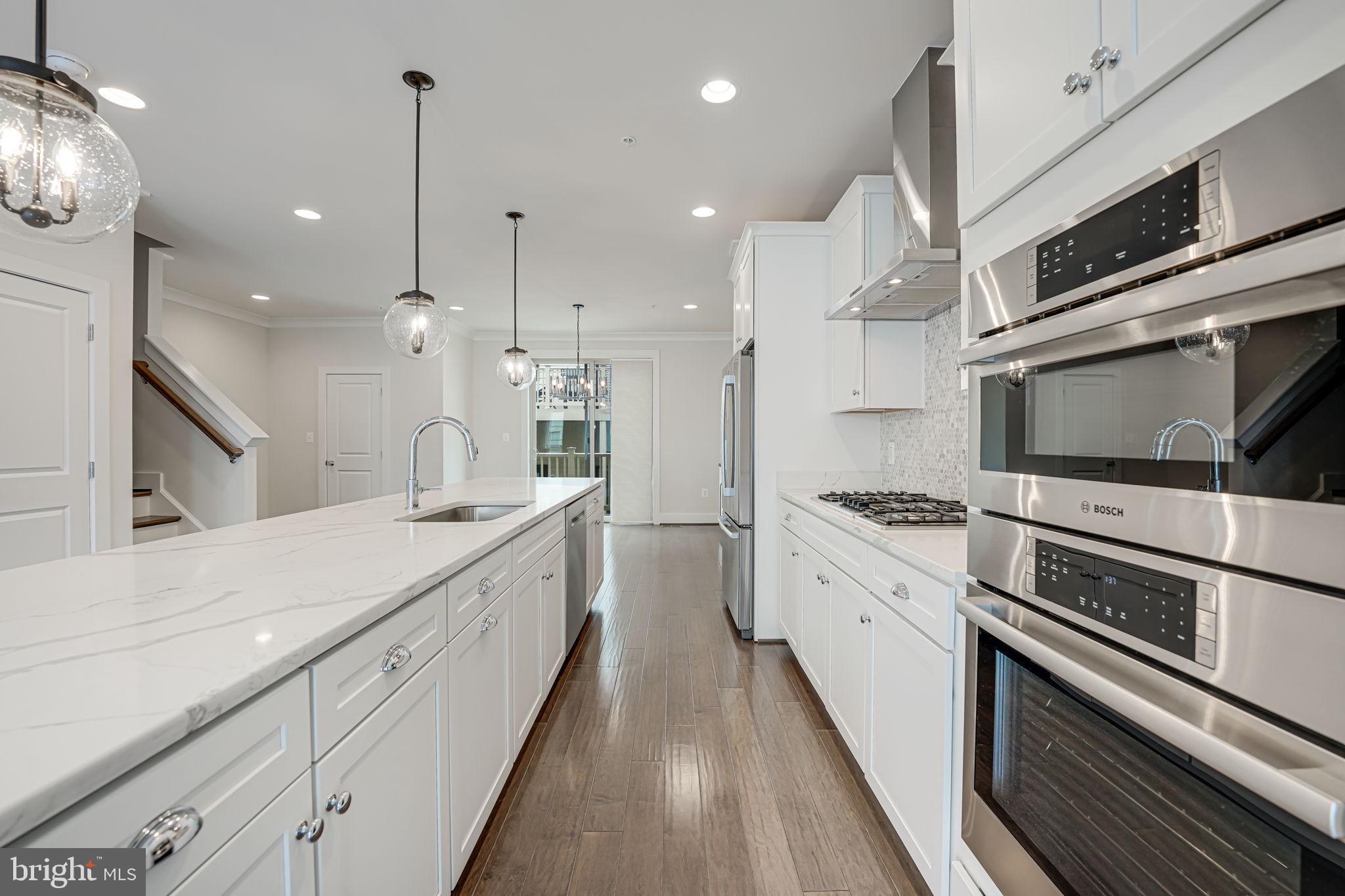 2865 Lowen Valley Road Alexandria, VA 22303 - Photo 3 of 34 Kitchen