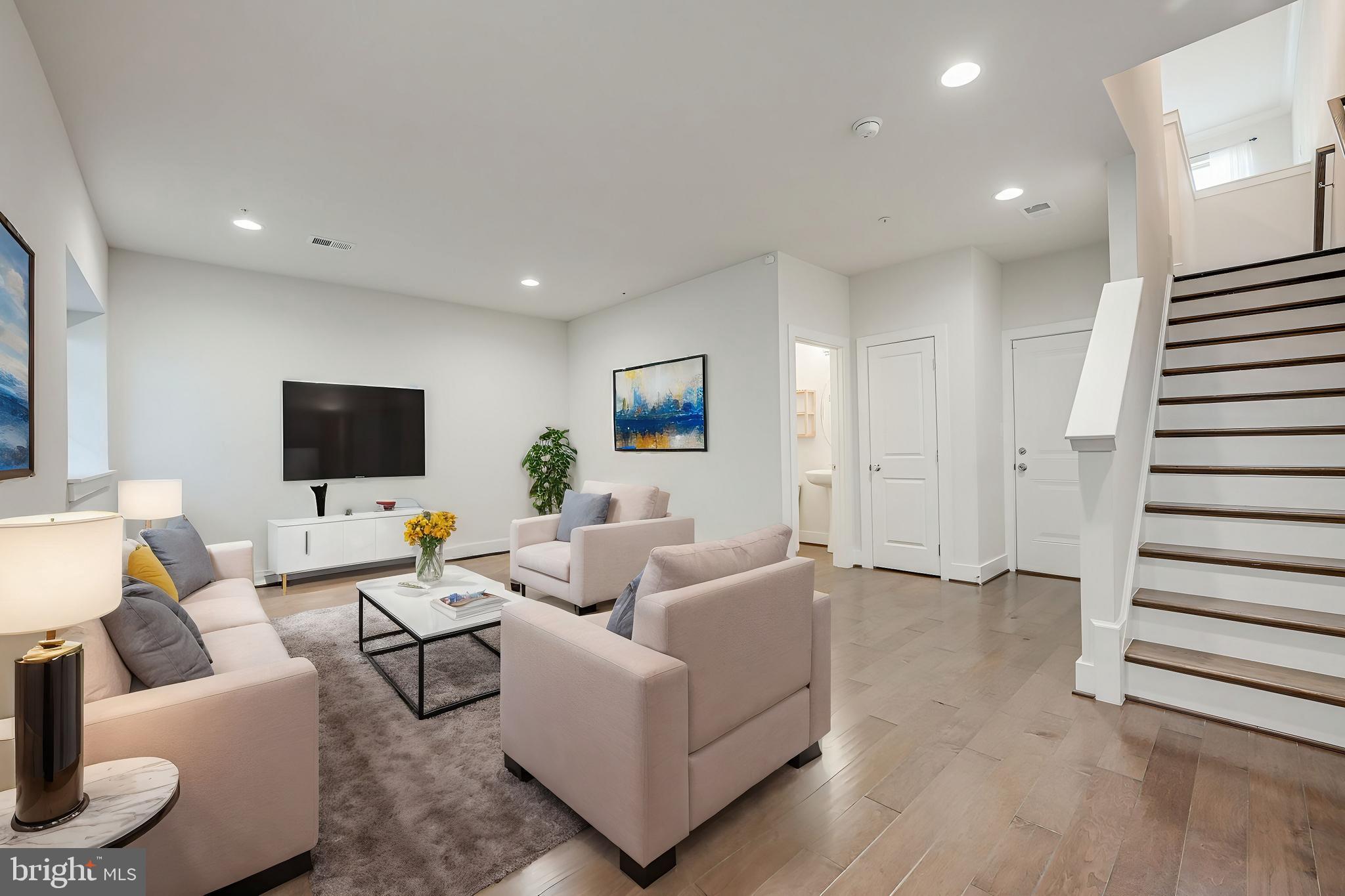 2865 Lowen Valley Road Alexandria, VA 22303 - Photo 8 of 34 Lower Level Family room