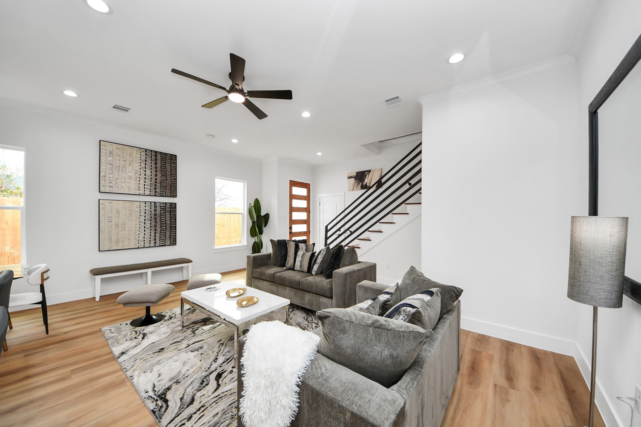 3535 Amos Street Houston, TX 77021 - Photo 9 of 46 Living room
