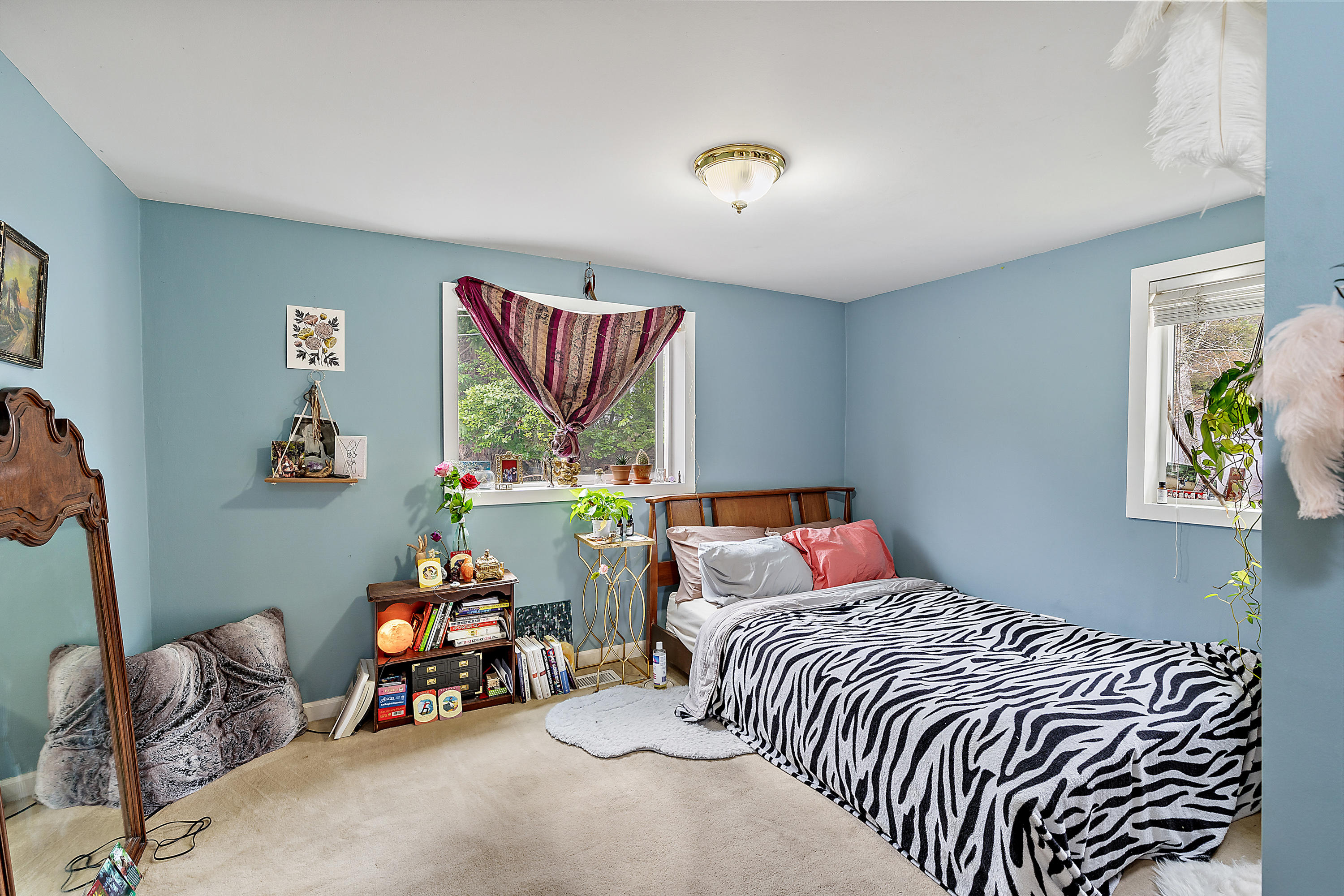 735 Roca Street Ashland, OR 97520 - Photo 17 of 56 1183 Prospect Bedroom 2