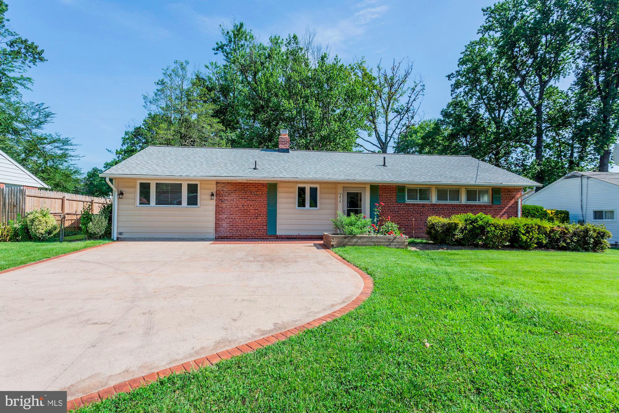 7414 Gresham Street Springfield, VA 22151 - Photo 2 of 31