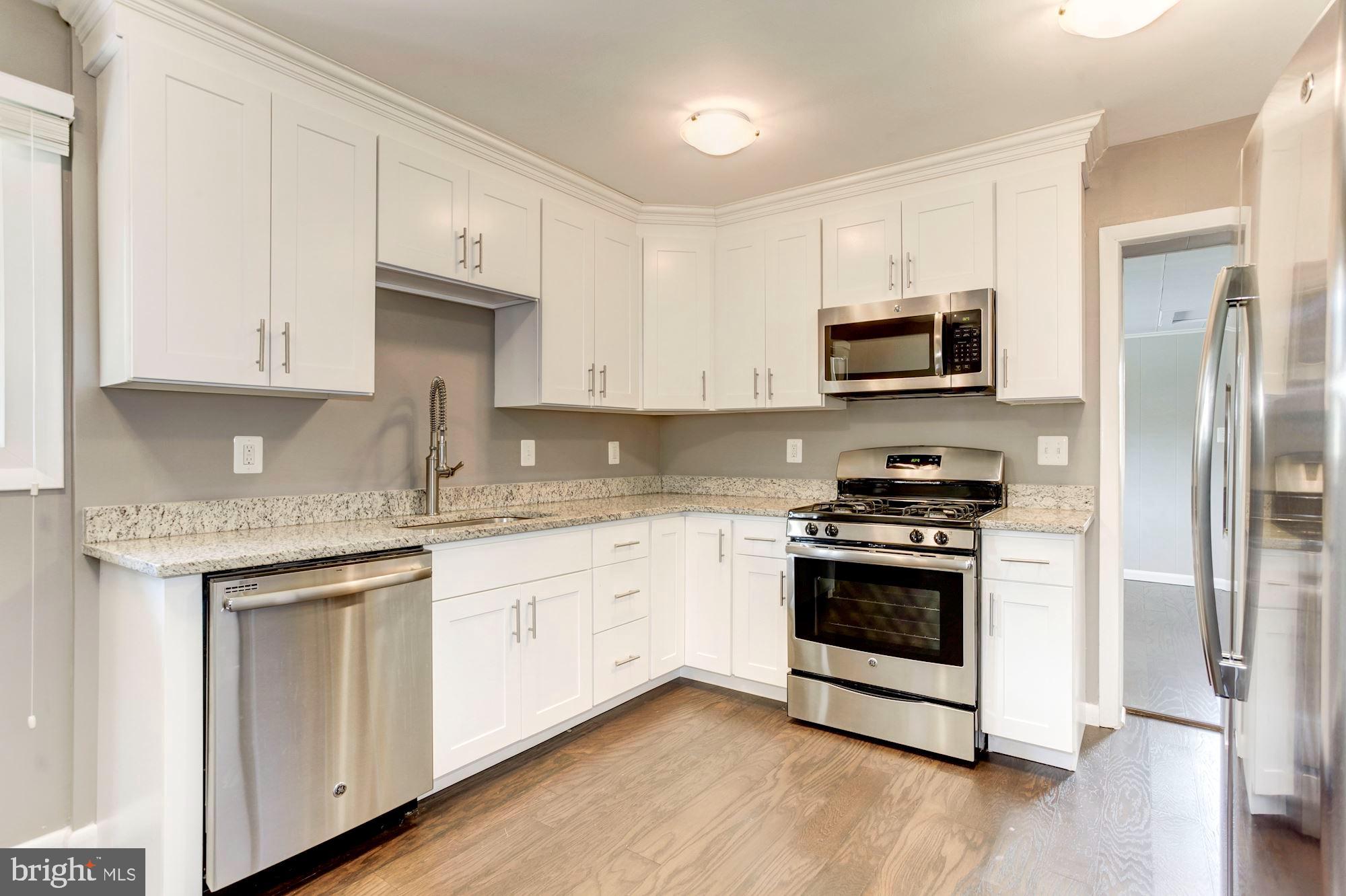 7414 Gresham Street Springfield, VA 22151 - Photo 5 of 31