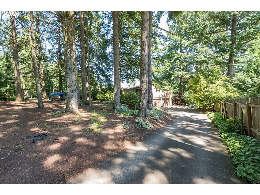 19462 Beutel Road Oregon City, OR 97045 - Photo 4 of 32 Gallery Image 4