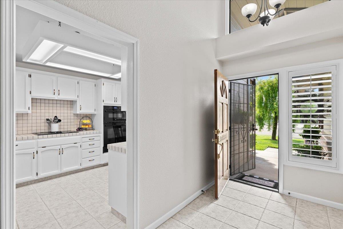 773 Mulholand Drive Ripon, CA 95366 - Photo 4 of 58