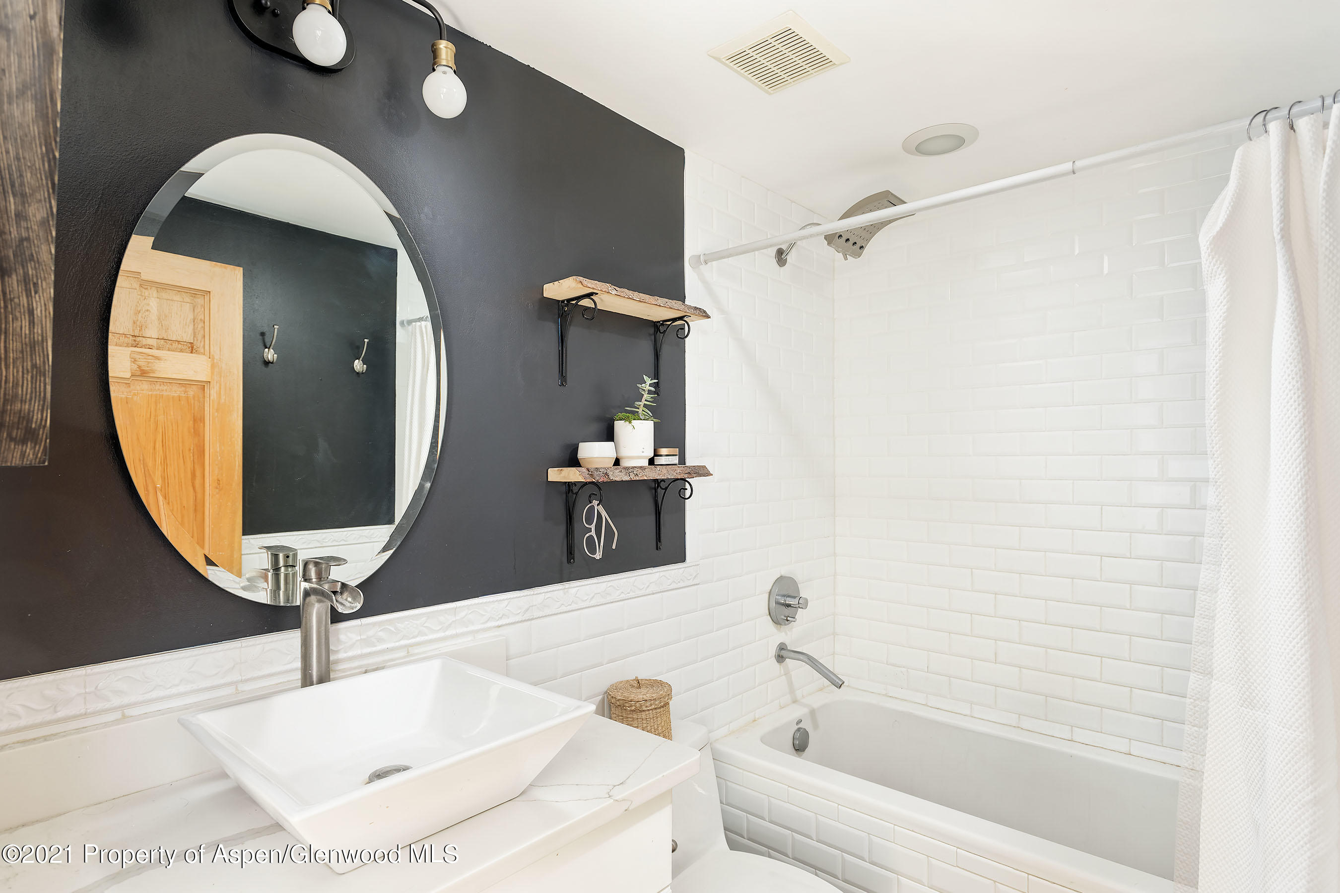 305 Gold Rivers Court, Unit 250 Basalt, CO 81621 - Photo 7 of 9 305GoldRivers#205_DASH_210723001