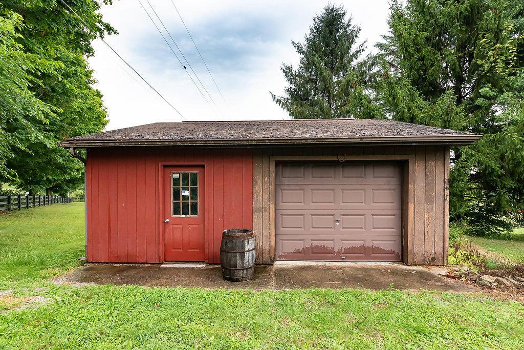 9138 Kinney Road Mount Vernon, OH 43050 - Photo 3 of 28 Gallery Image 3