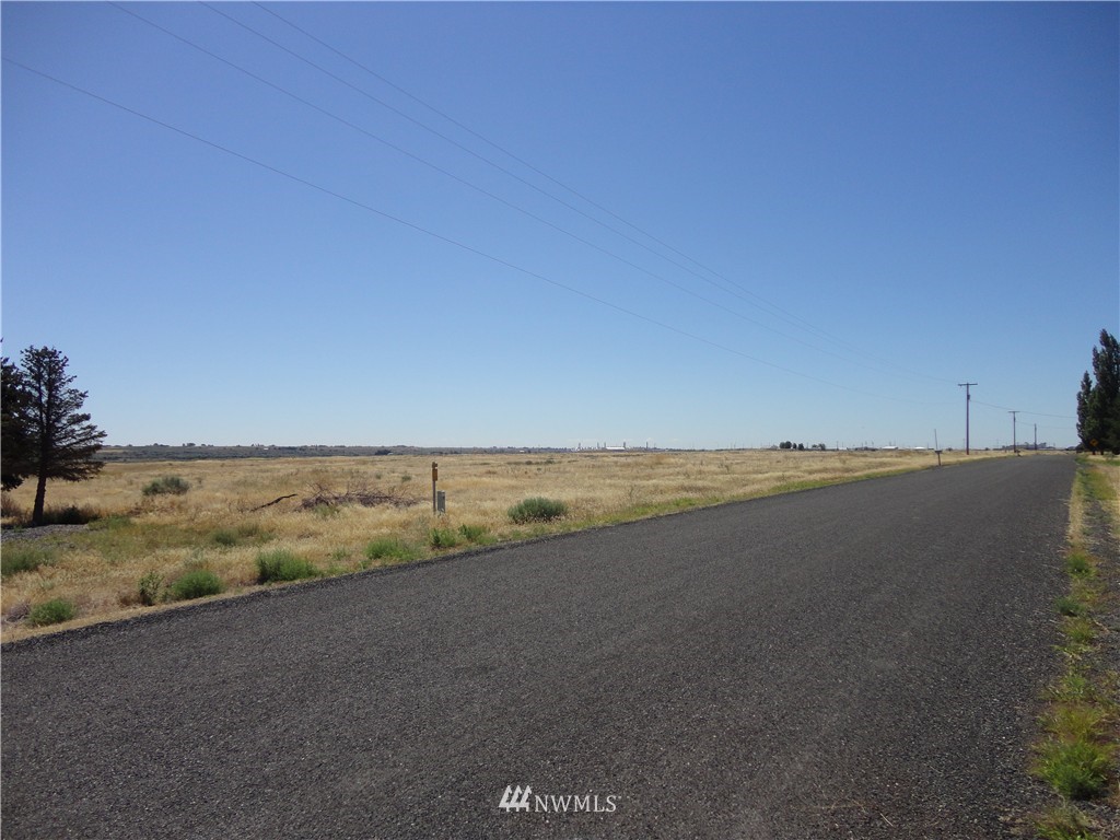 8 Rd H.8 Northeast Moses Lake, WA 98837 - Photo 1 of 8 Gallery Image 1