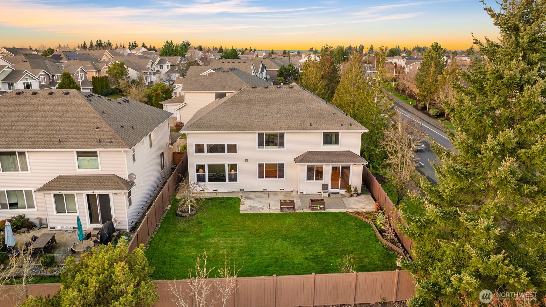 1306 68th Street Southeast Auburn, WA 98092 - Photo 36 of 39 a front view of house with yard and green space