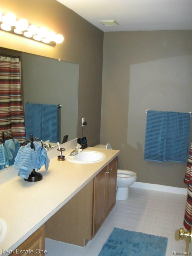 4245 Derry Court Rochester, MI 48306 - Photo 29 of 39 Full Bath 3