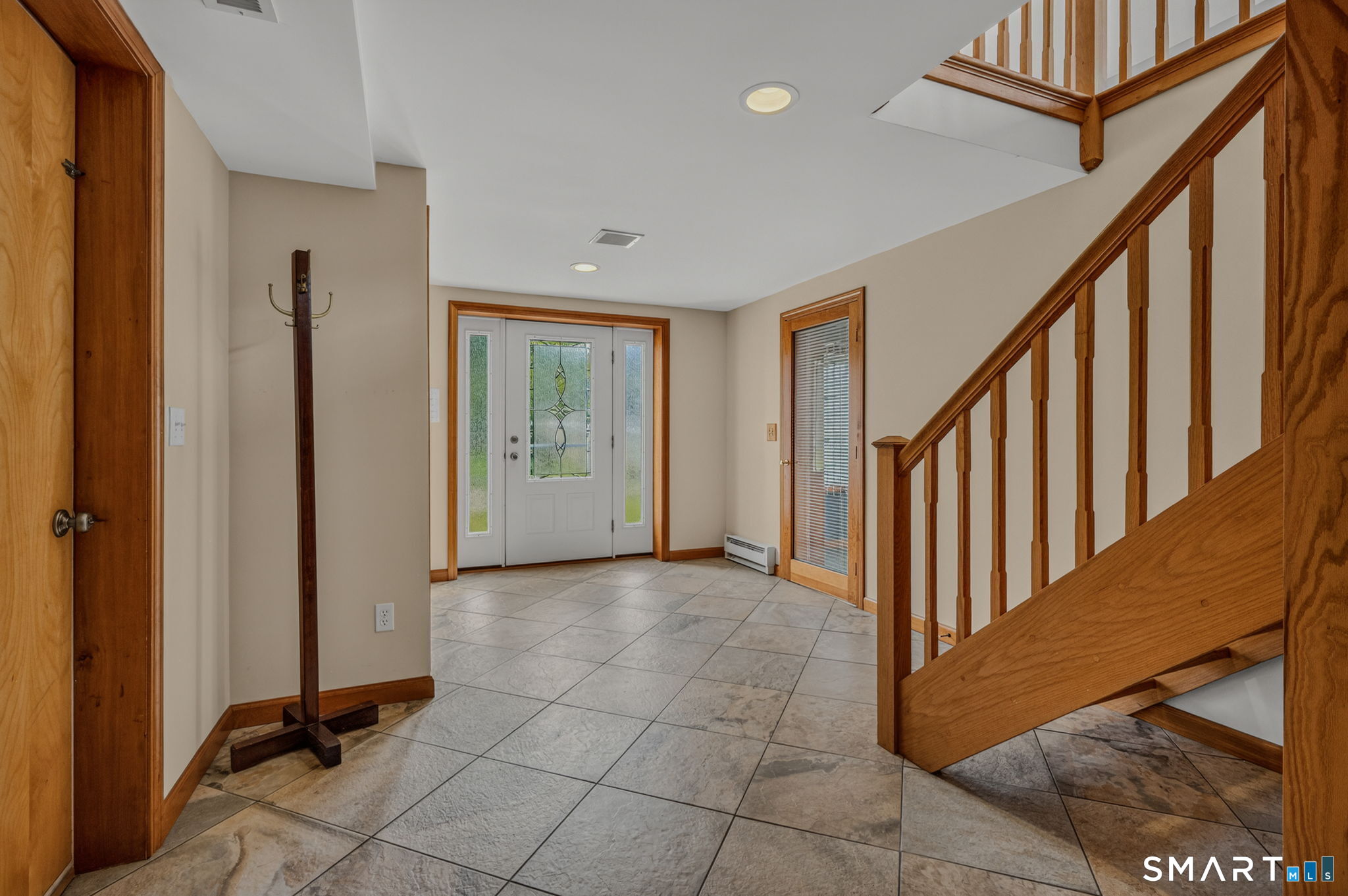 224 Shore Road Waterford, CT 06385 - Photo 10 of 40