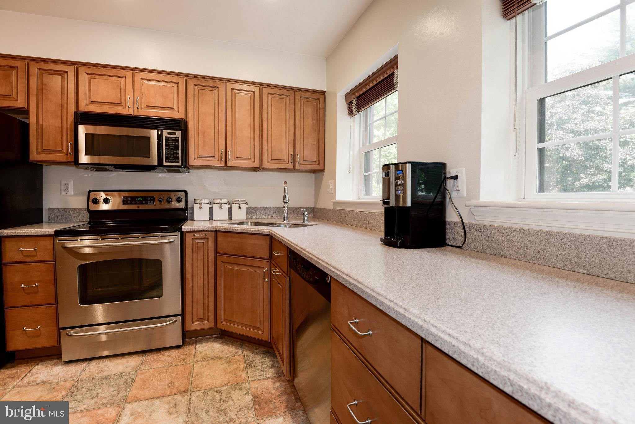 2080 Golf Course Drive Reston, VA 20191 - Photo 17 of 48