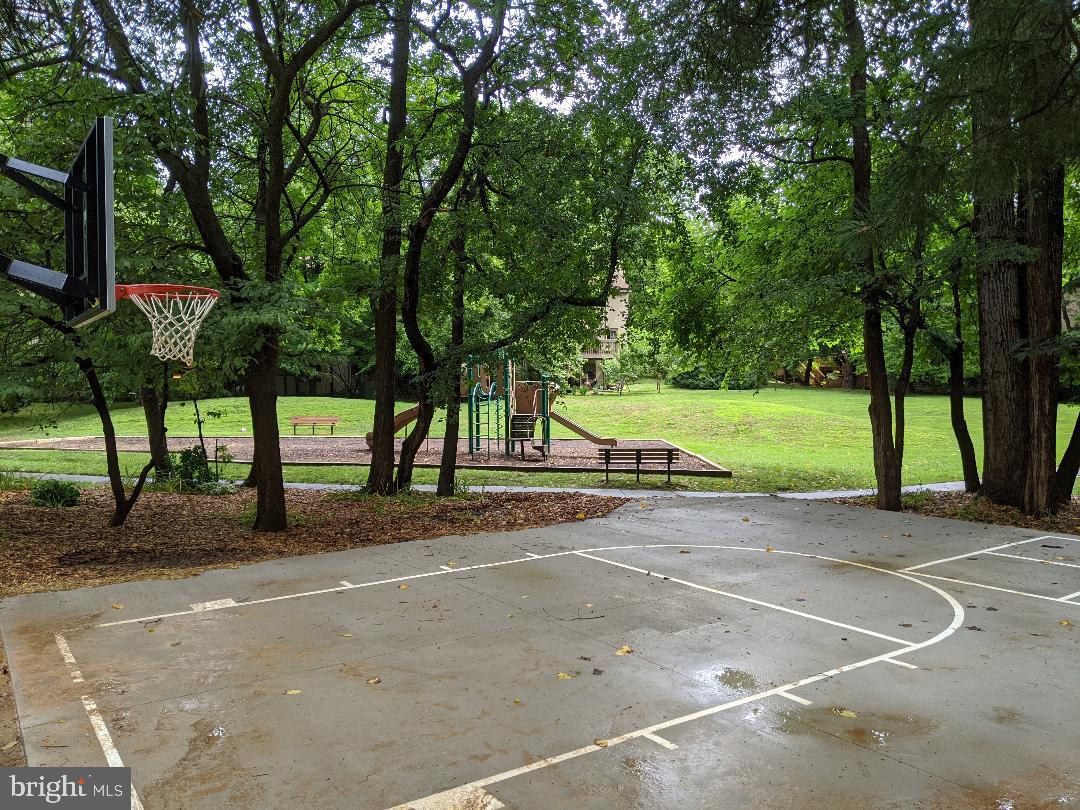 2080 Golf Course Drive Reston, VA 20191 - Photo 37 of 48