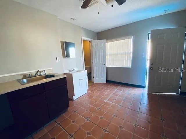 $895 | 9718 North Nebraska Avenue, Unit 2, Tampa, FL 33612