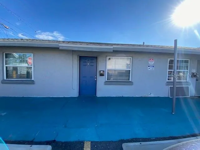 $895 | 9718 North Nebraska Avenue, Unit 2, Tampa, FL 33612