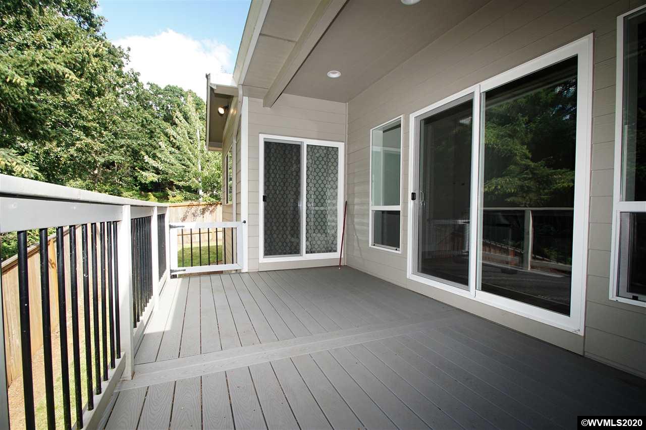 357 Summit View Avenue Southeast Salem, OR 97306 - Photo 37 of 40