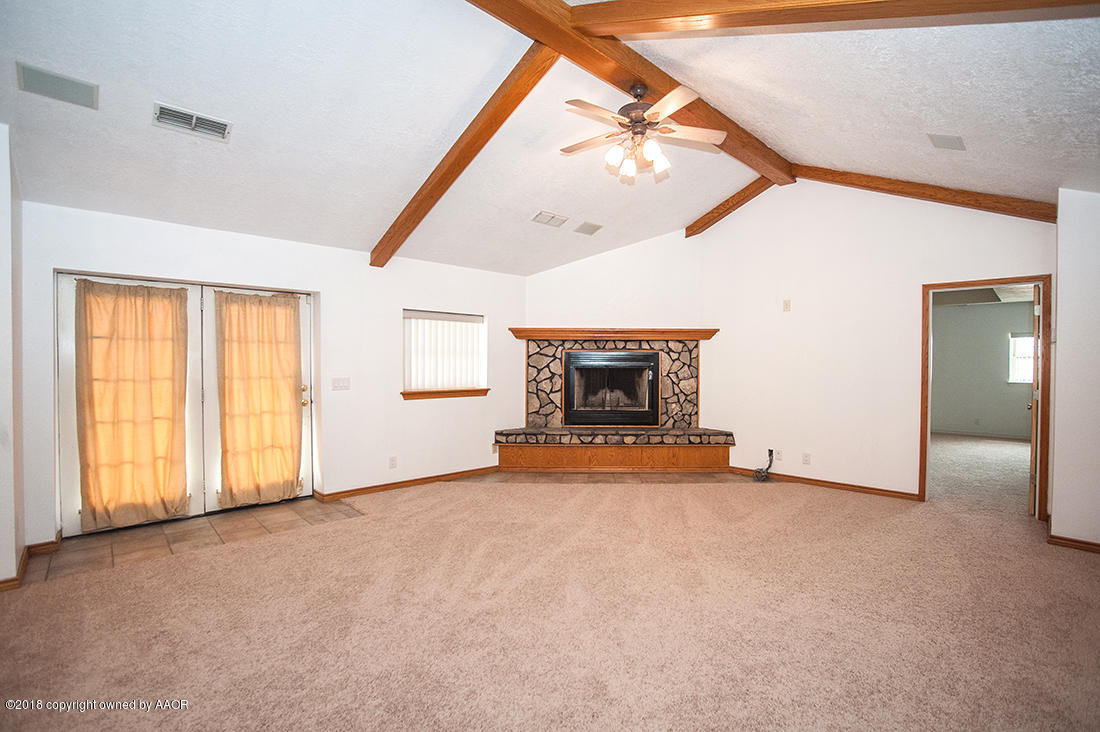 5220 West McCormick Road Amarillo, TX 79118 - Photo 15 of 25 living