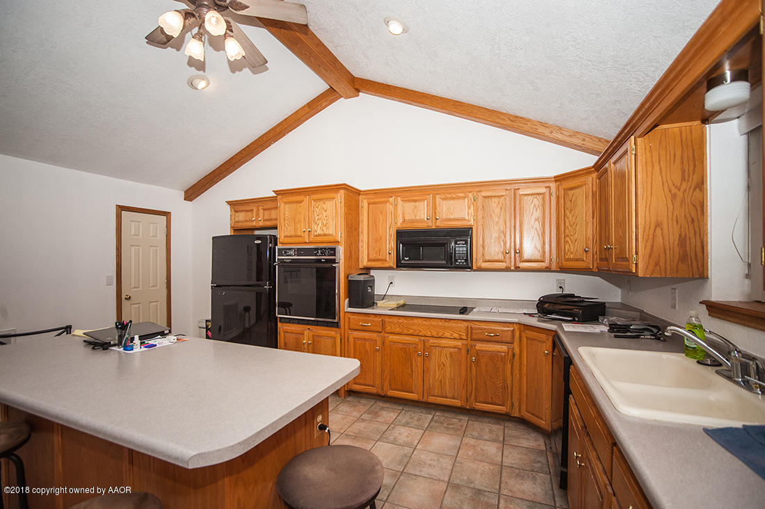 5220 West McCormick Road Amarillo, TX 79118 - Photo 21 of 25 kitchen