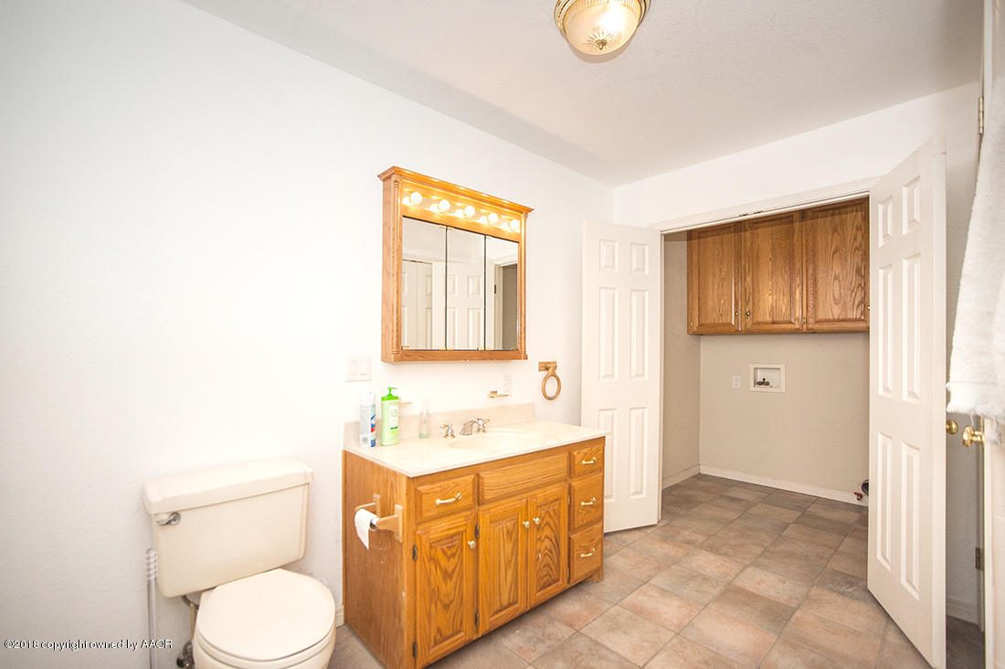 5220 West McCormick Road Amarillo, TX 79118 - Photo 23 of 25 bathroom 2