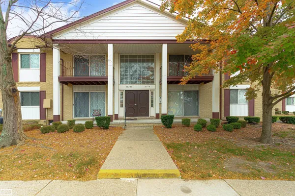 $74,900 | 29200 Gloede Drive, Unit 135, Warren, MI 48088