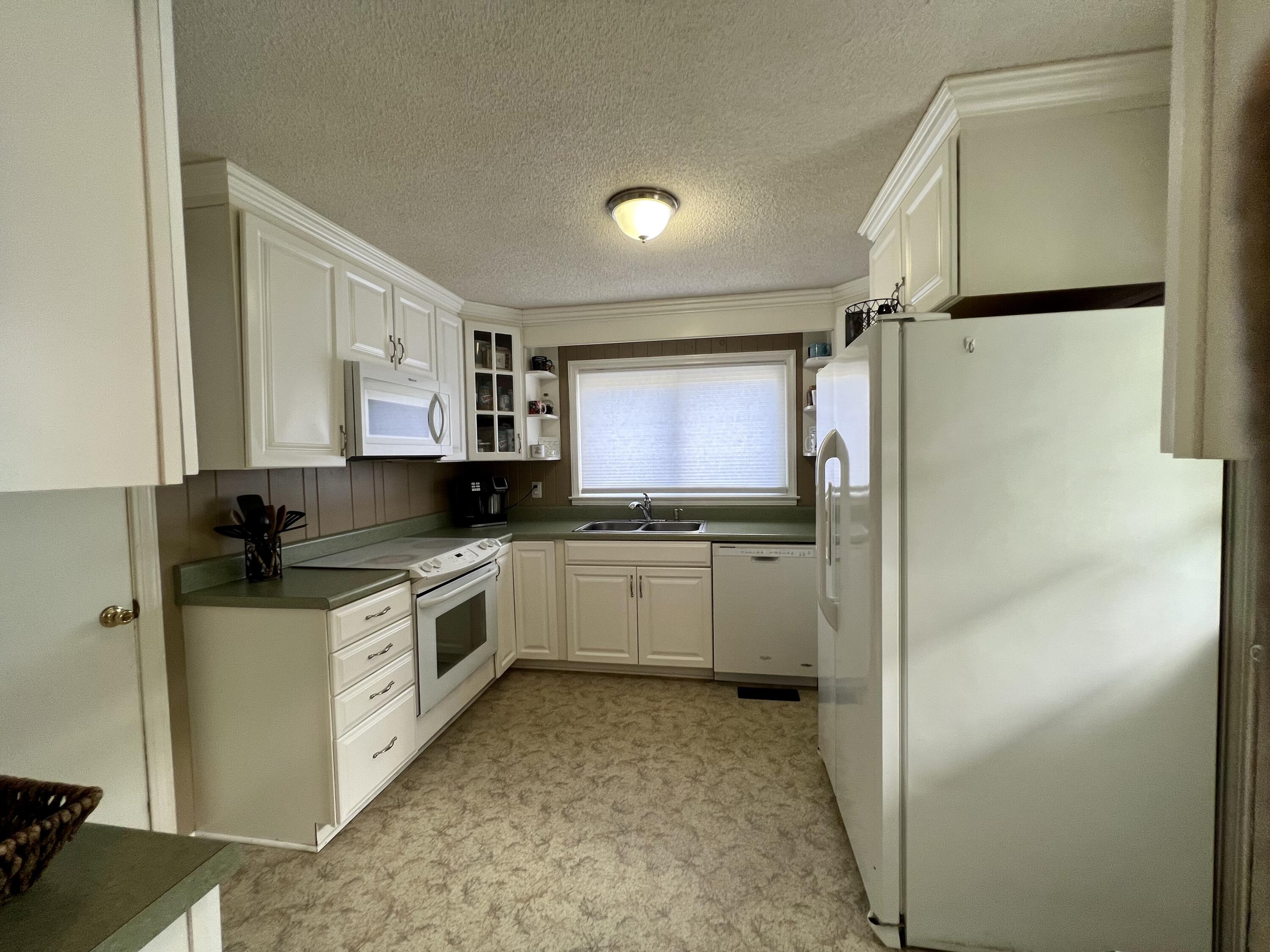 705 Cedar Valley Road Bristol, TN 37620 - Photo 14 of 39 IMG_3498