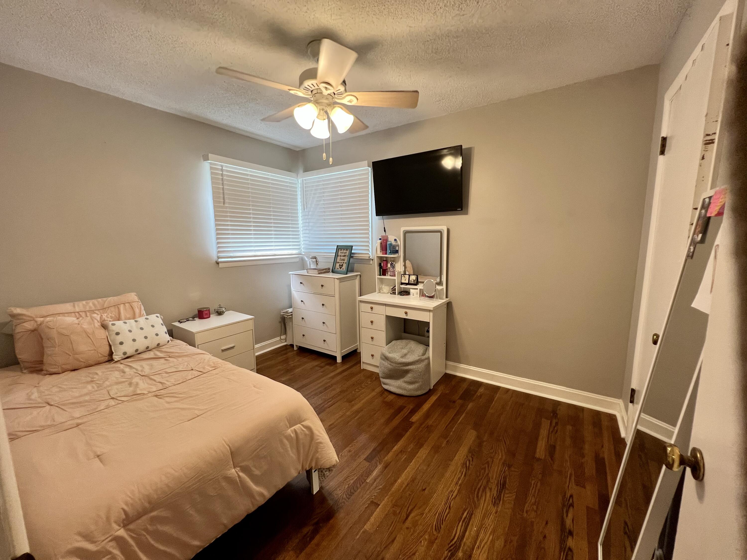 705 Cedar Valley Road Bristol, TN 37620 - Photo 18 of 39 IMG_3508