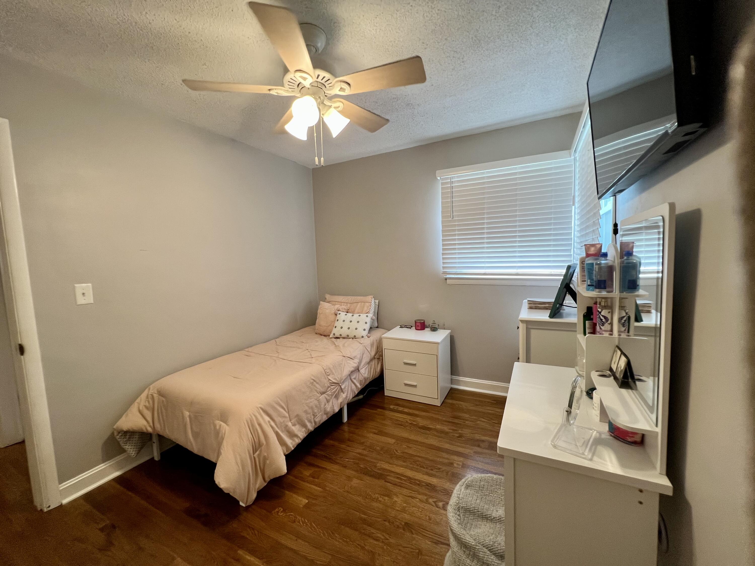 705 Cedar Valley Road Bristol, TN 37620 - Photo 20 of 39 IMG_3509