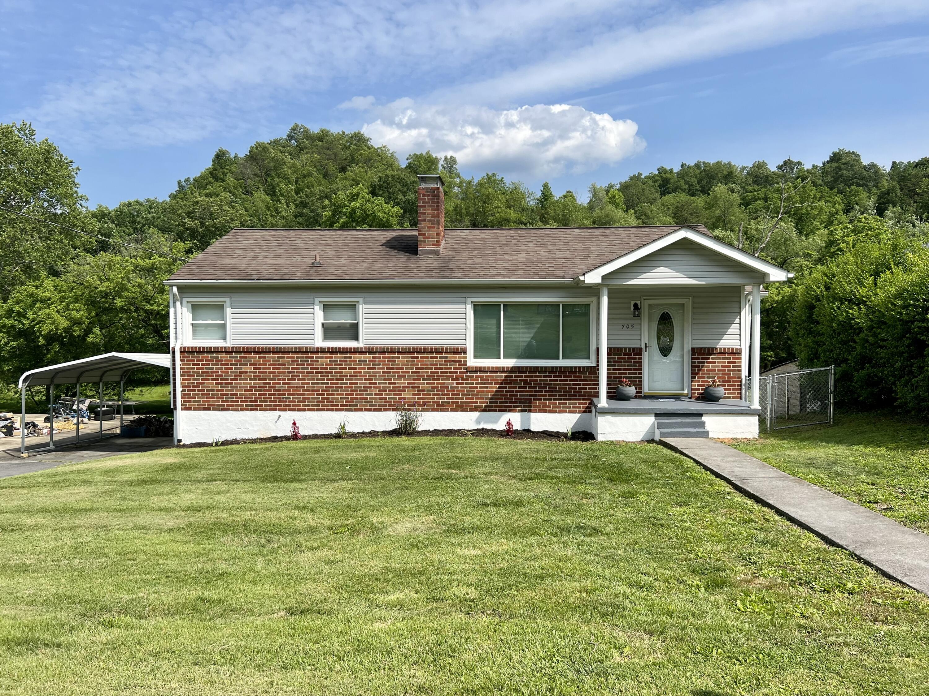 705 Cedar Valley Road Bristol, TN 37620 - Photo 2 of 39 IMG_3473