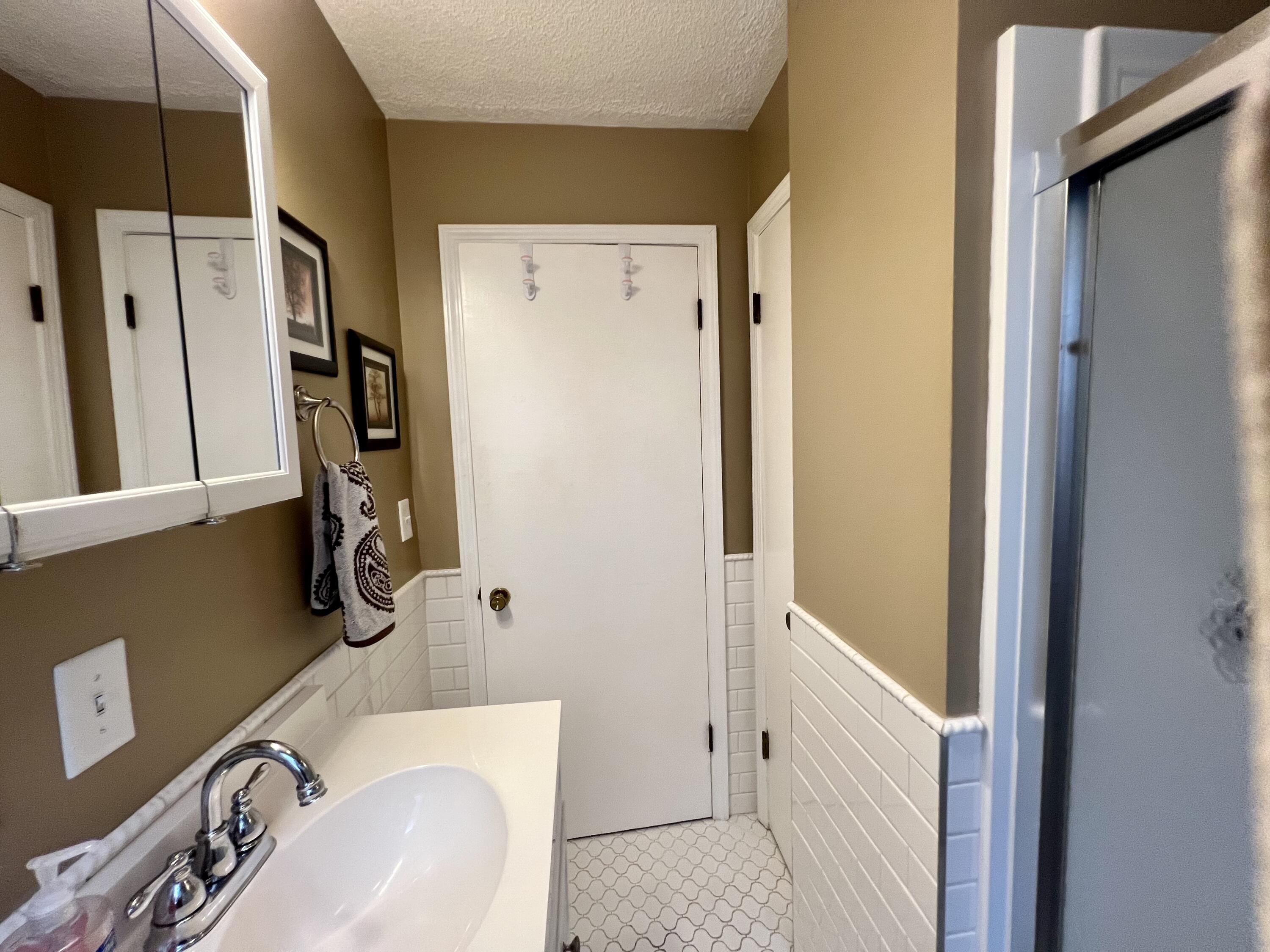 705 Cedar Valley Road Bristol, TN 37620 - Photo 23 of 39 IMG_3514