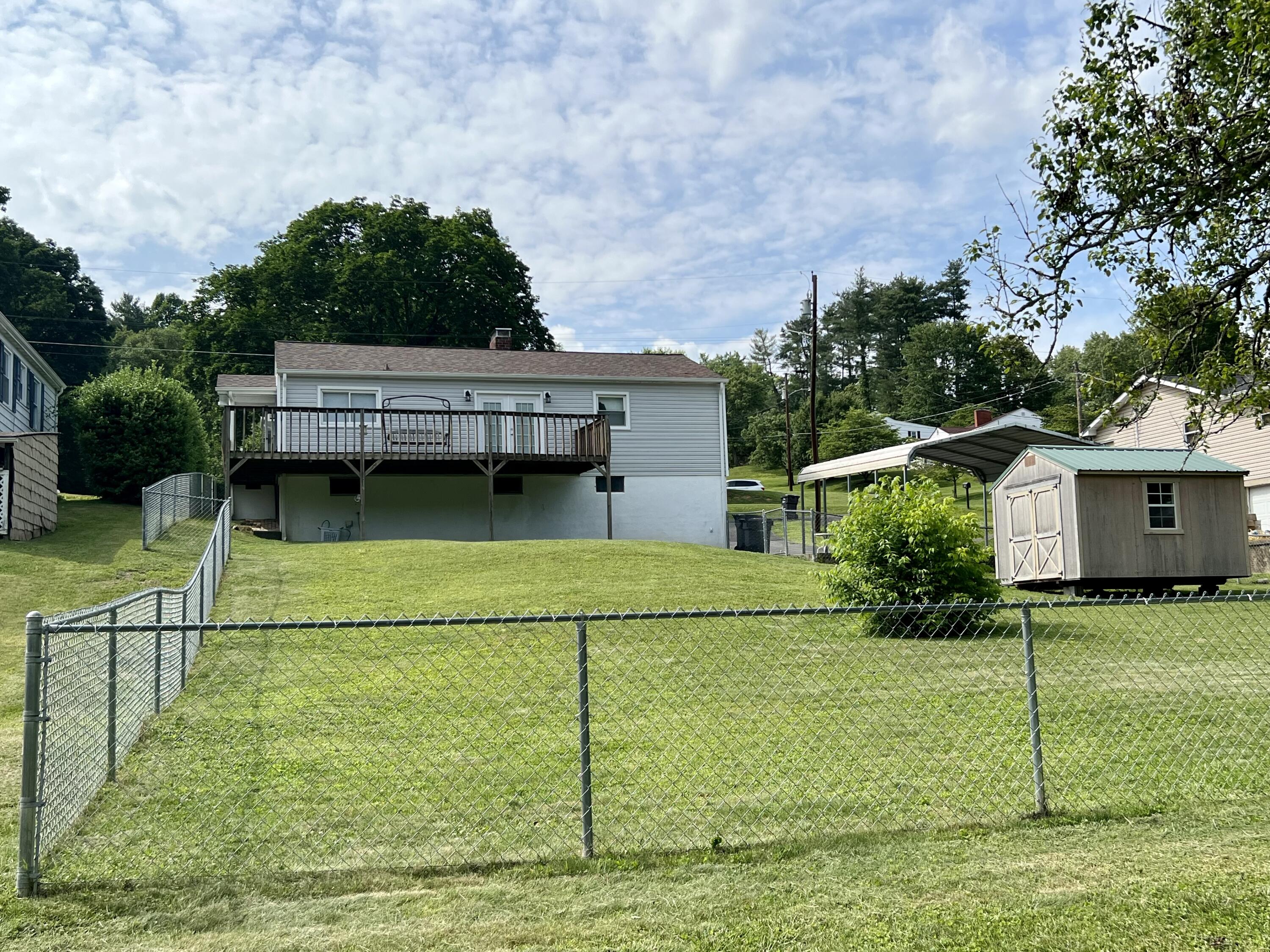 705 Cedar Valley Road Bristol, TN 37620 - Photo 31 of 39 IMG_3483