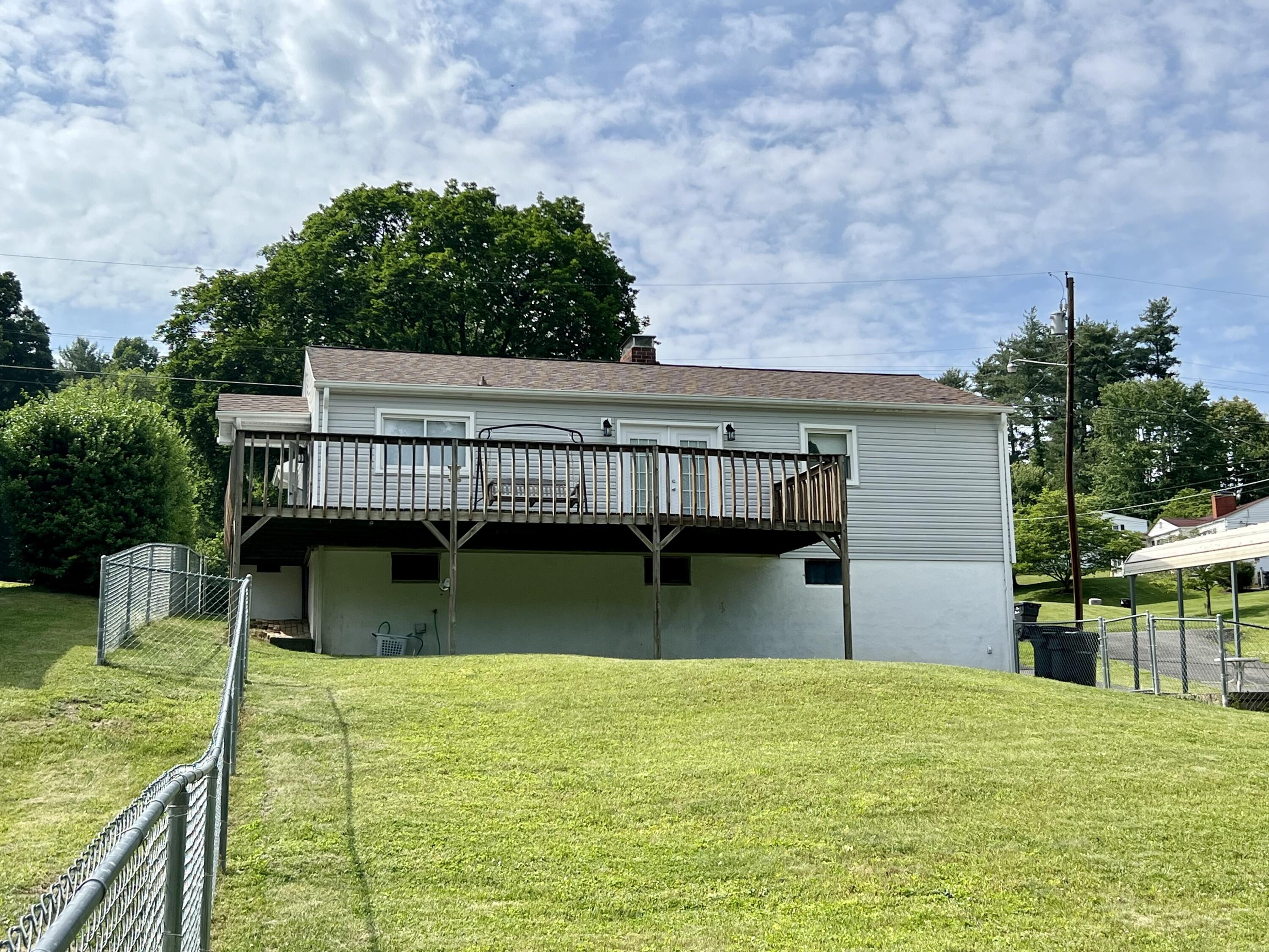 705 Cedar Valley Road Bristol, TN 37620 - Photo 32 of 39 IMG_3478