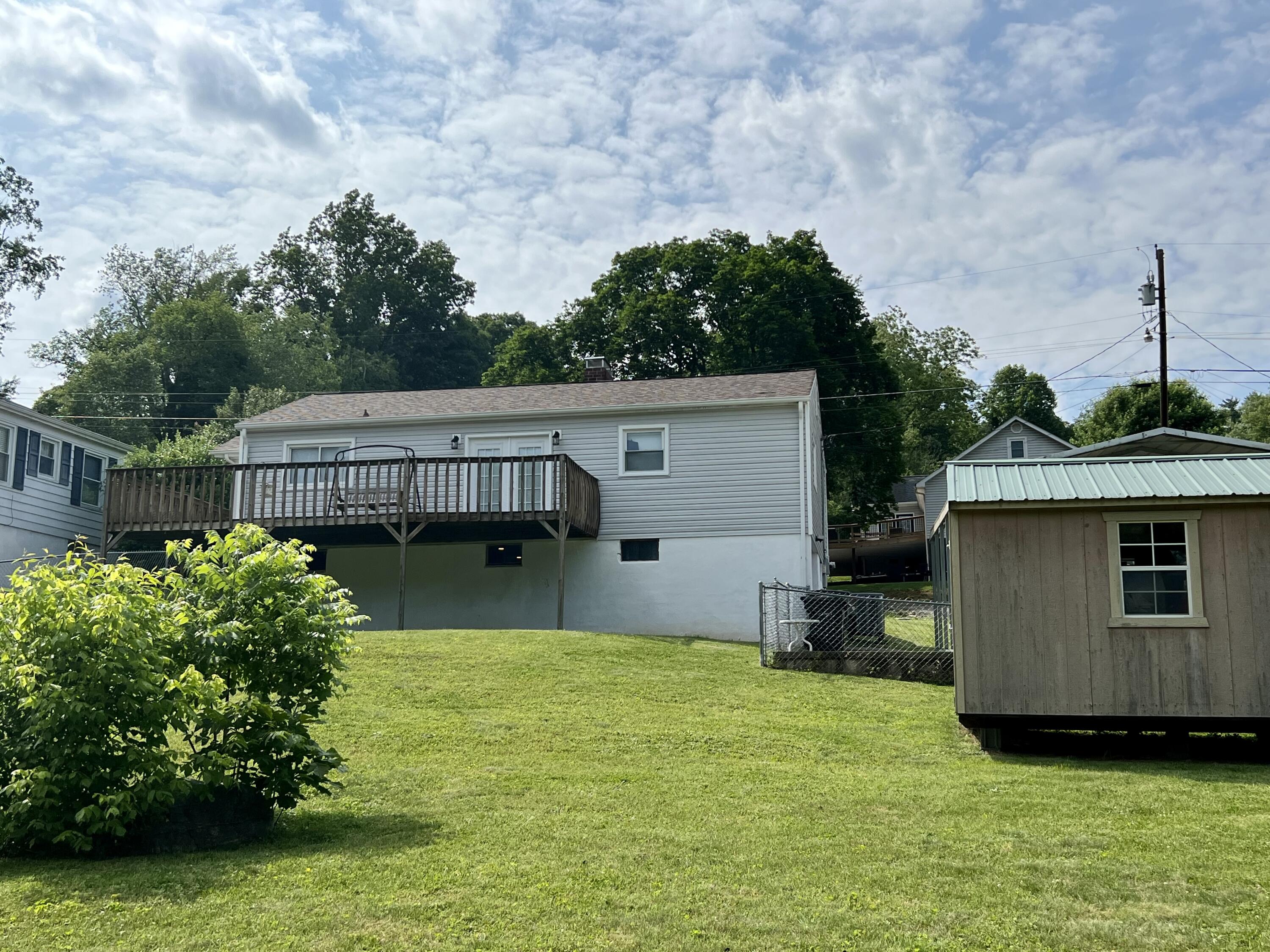 705 Cedar Valley Road Bristol, TN 37620 - Photo 33 of 39 IMG_3477