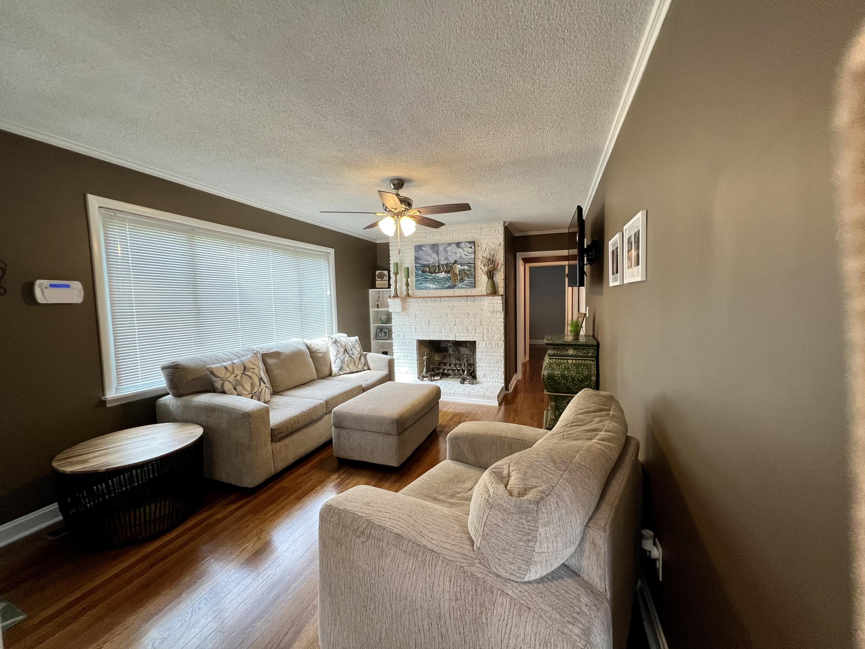 705 Cedar Valley Road Bristol, TN 37620 - Photo 9 of 39 IMG_3493