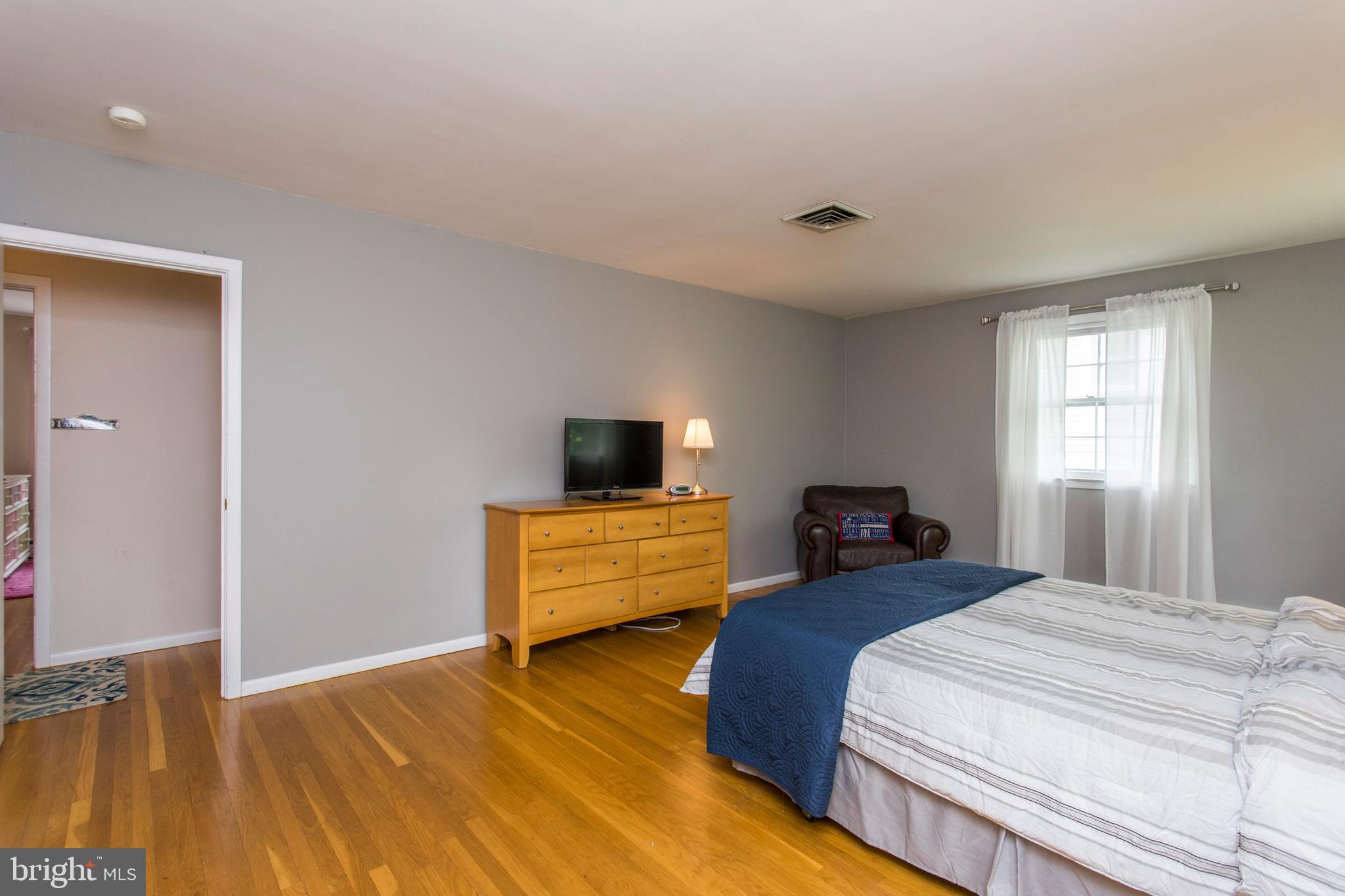 505 Ellis Road Havertown, PA 19083 - Photo 27 of 47 Master Bedroom