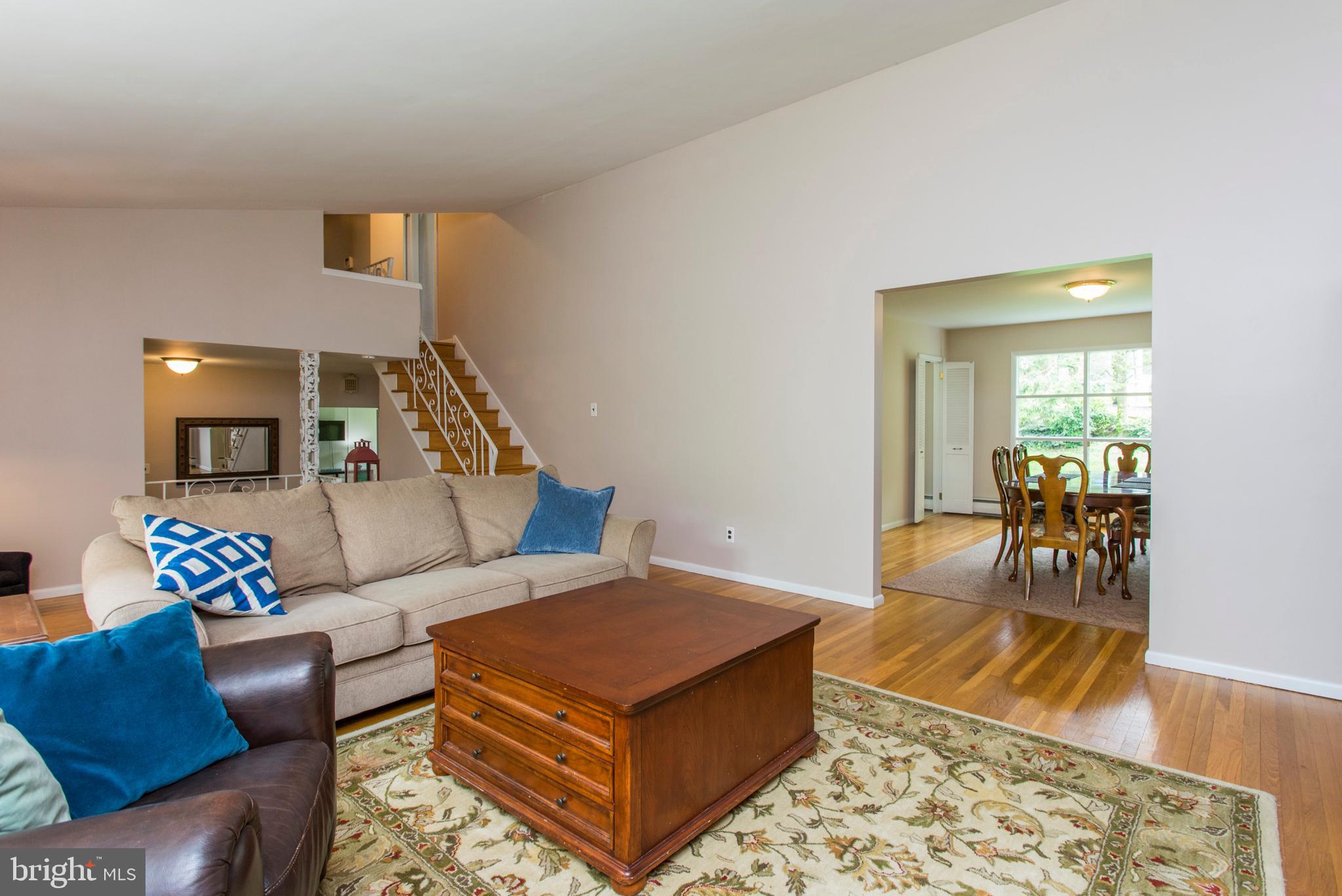 505 Ellis Road Havertown, PA 19083 - Photo 9 of 47 Living Room