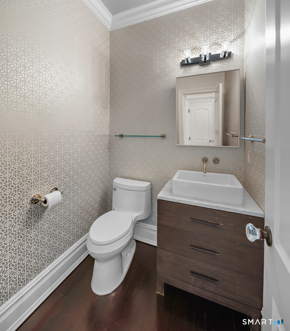 93 Mansfield Avenue Darien, CT 06820 - Photo 9 of 30 Guest powder room