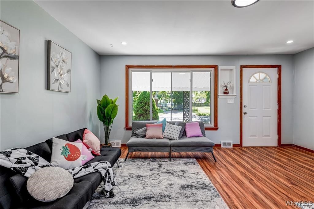 30 Toelsin Road Cheektowaga, NY 14225 - Photo 6 of 38