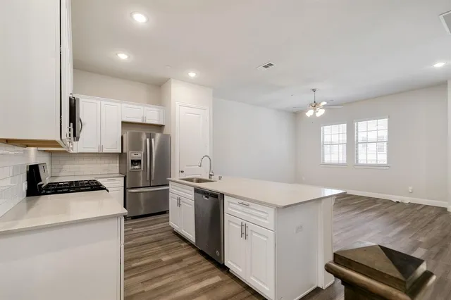 $3,200 | 4158 Shavano Drive, Frisco, TX 75034