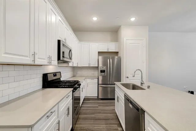 $3,200 | 4158 Shavano Drive, Frisco, TX 75034