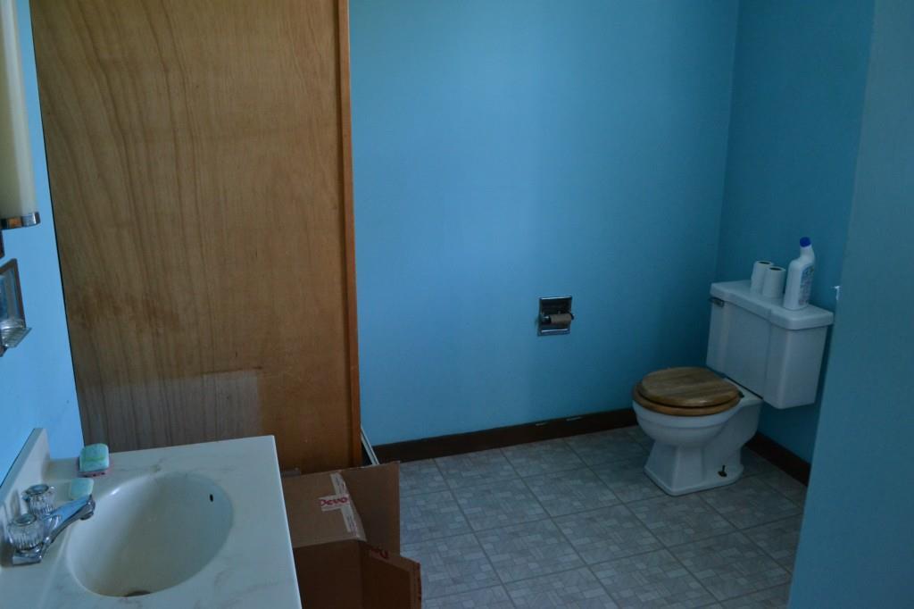 477 Main Road Westport Island, ME 04578 - Photo 18 of 33 north side bath